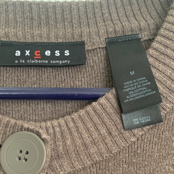 Liz Claiborne Brown Button-Down Shirt - Picture 2 of 3